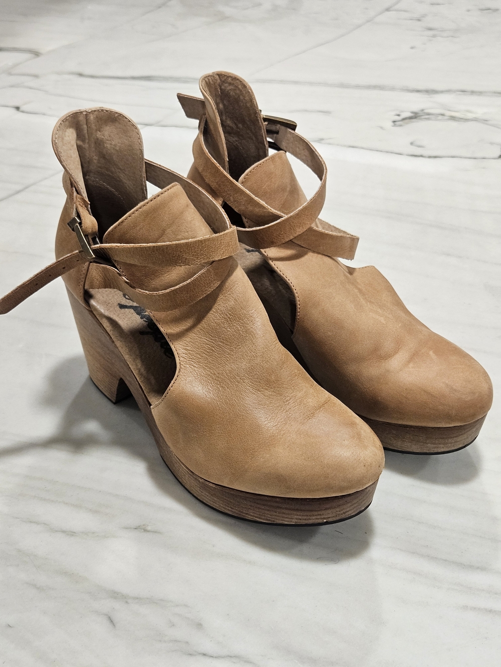 Free People FP Collection Cedar Clog Tan Suede Cutout Ankle Strap Size 38
